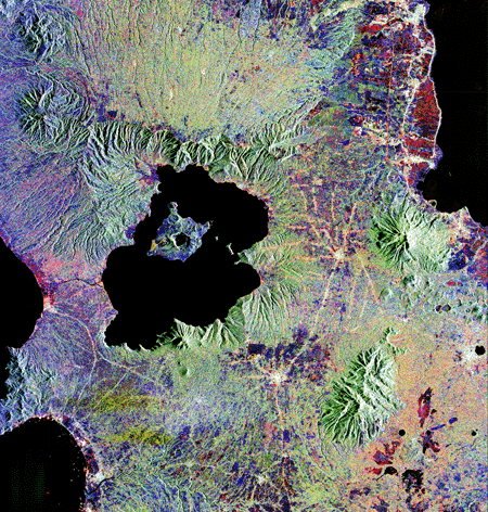 http://a34.idata.over-blog.com/3/02/18/95/Actu---3/Taal_Volcano_satellite_image.gif