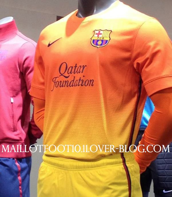 http://a34.idata.over-blog.com/601x689/3/88/03/34/maillots-2012-2013/2012-2013-maillots/maillot-exterieur-fc-barcelone-2012-2013.jpeg maillot-exterieur-fc-barcelone-2012-2013